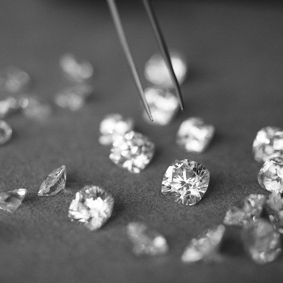 Sự biến động tăng giá kim cương
