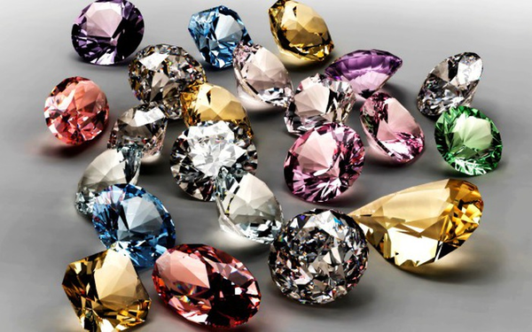 Tại sao kim cương có nhiều màu