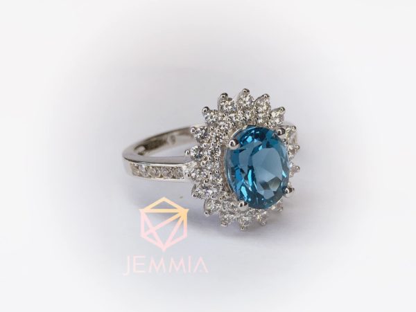 Nhẫn Jemmia Hoàng Ngọc - dòng nữ trang phong thủy sang trọng và cao cấp