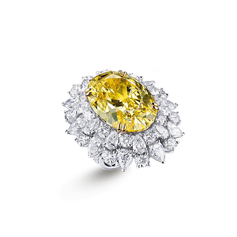 Nhẫn kim cương màu vàng sang trọng cho nữ