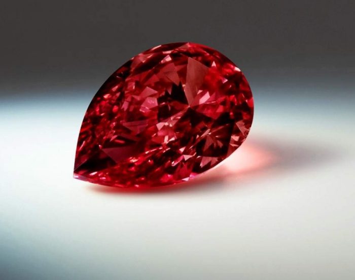 Kim cương màu đỏ