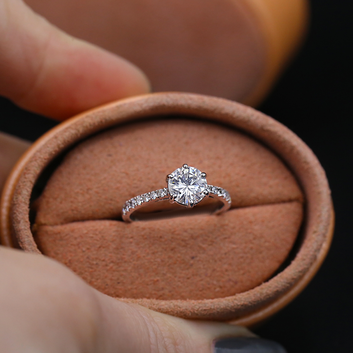 Nhẫn cầu hôn kim cương – Chọn mẫu nào để nàng “say yes”