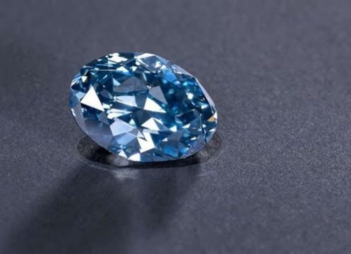 Viên kim cương xanh lớn nhất thế giới