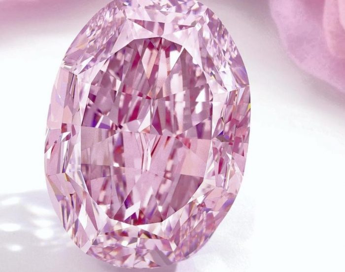 Lịch sử của những viên kim cương hồng