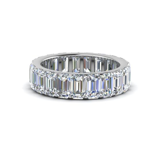 Những chiếc nhẫn kim cương Emerald