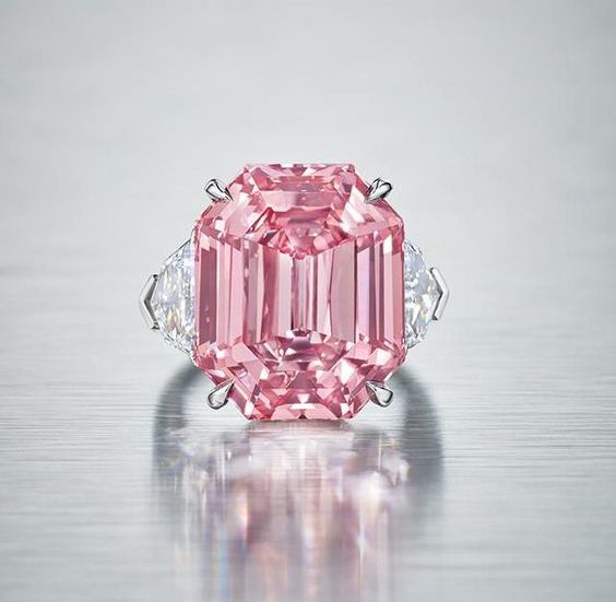 Viên kim cương hồng đắt nhất thế giới