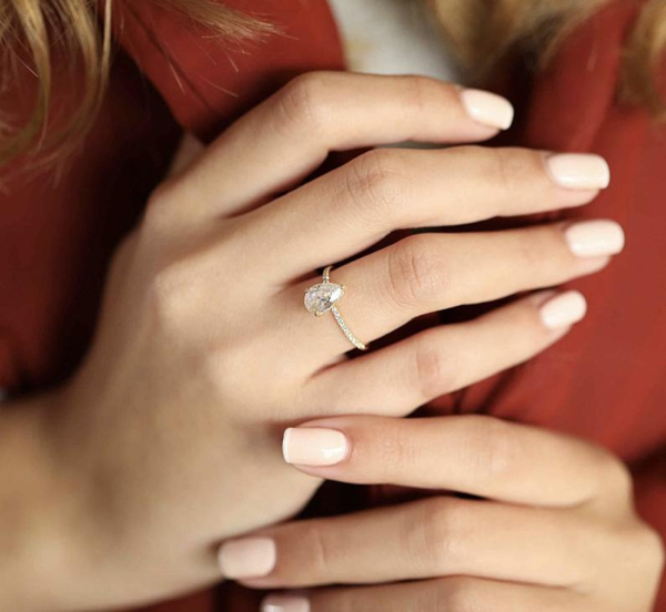 10 mẫu nhẫn cầu hôn kim cương nhân tạo mới đẹp nhất năm nay