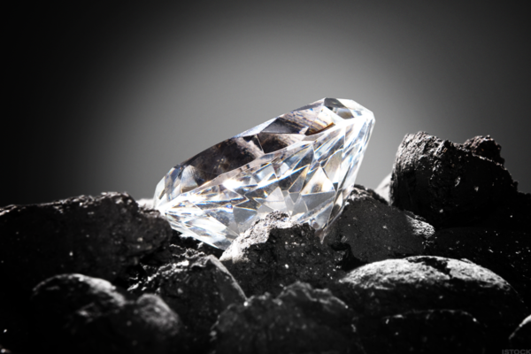 Carat và ly được ứng dụng vào cách đo kim cương chính xác