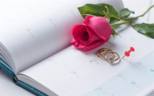 Đi mua nhẫn cưới có cần xem ngày, xem giờ không?