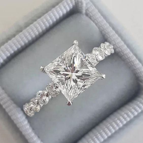 Nhẫn kim cương Princess đẹp - Jemmia Diamond