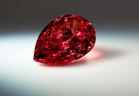 hình ảnh kim cương đỏ