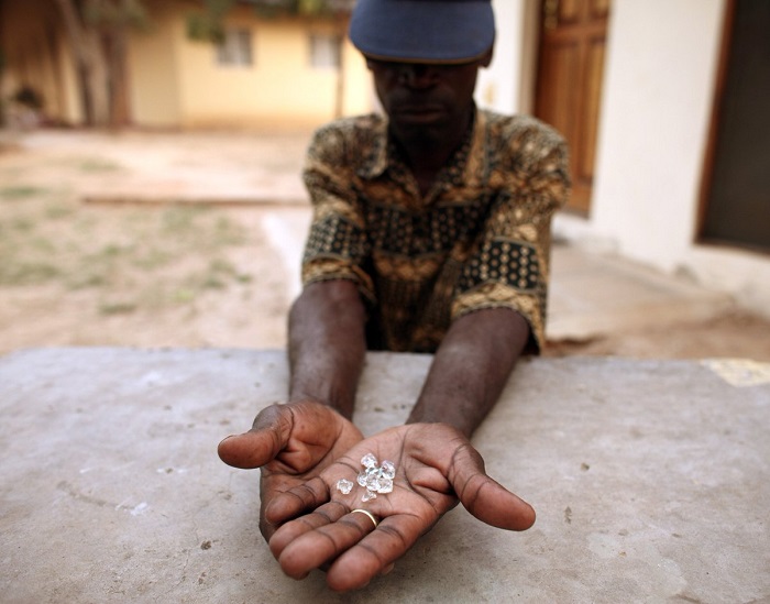 Lời nguyền “kim cương máu” ở Zimbabwe