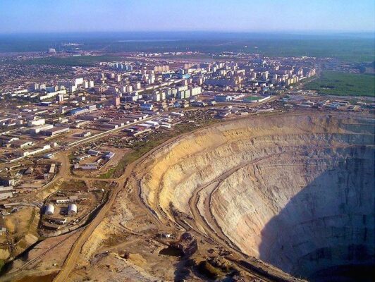 mỏ kim cương Mirny (Mir) còn gọi là Mỏ "địa ngục"