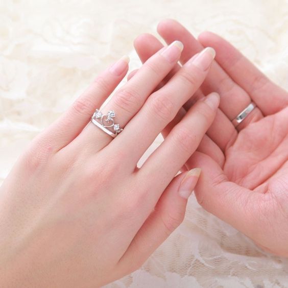 vợ chồng nên đeo nhẫn cưới tay nào - nhẫn cưới đeo khi nào 