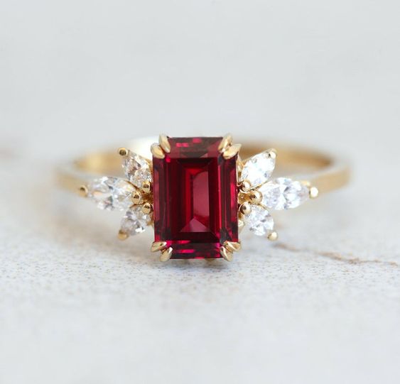 Vẻ đẹp quyến rũ của nhẫn kim cương đỏ