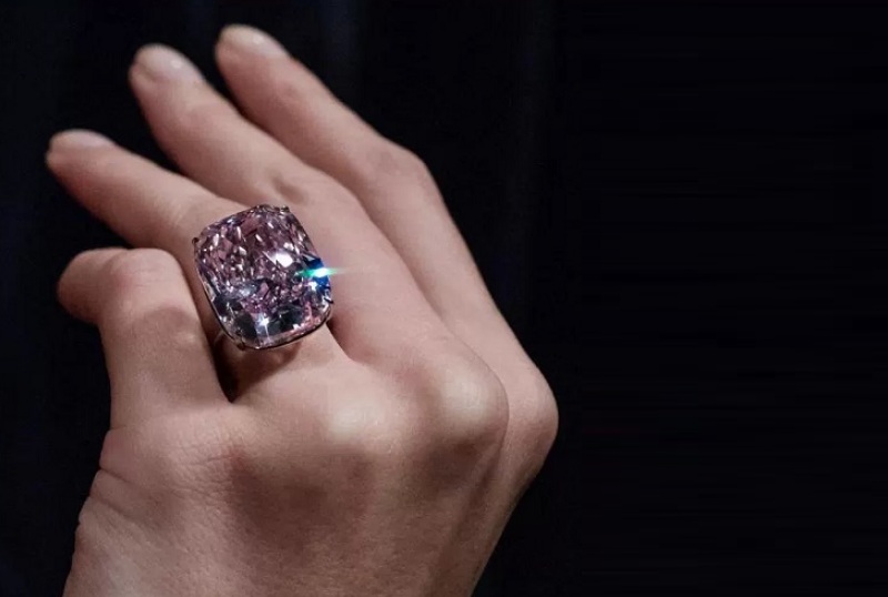 Nhẫn kim cương triệu đô Graff Pink Diamond Ring