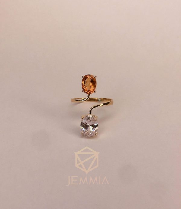 Nhẫn nữ Jemmia đối xứng hình đá oval mới lạ, hiện đại