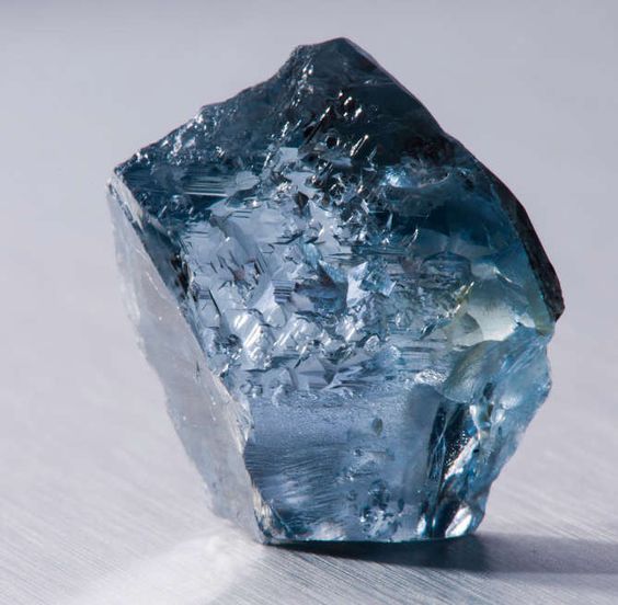 Kim cương xanh giá trị đắt đỏ và quý hiếm