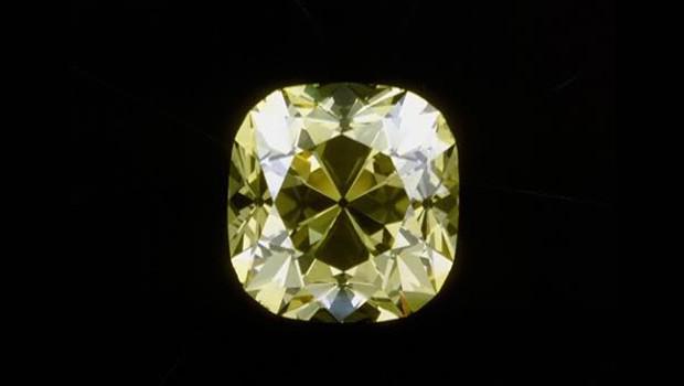 Kim cương vàng giá rẻ - Jemmia Diamond