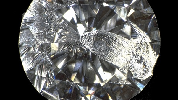 Sự thật về kim cương thiên nhiên trong các cửa hàng trang sức cao cấp