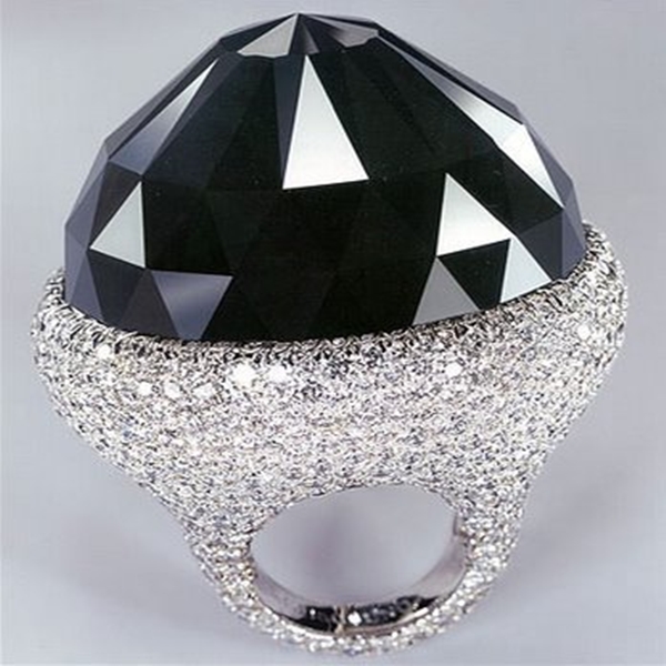 kim cương đen lớn nhất thế giới
