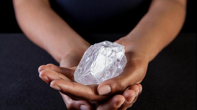 Kim cương trắng giá bao nhiêu?