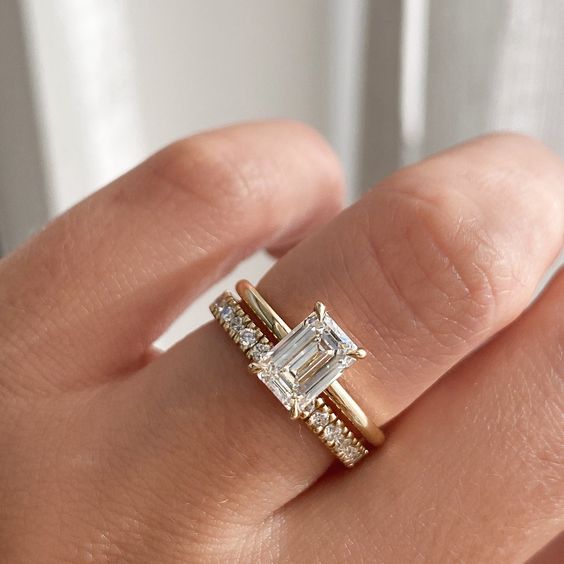 Vợ đeo nhẫn cưới của chồng có sao không?