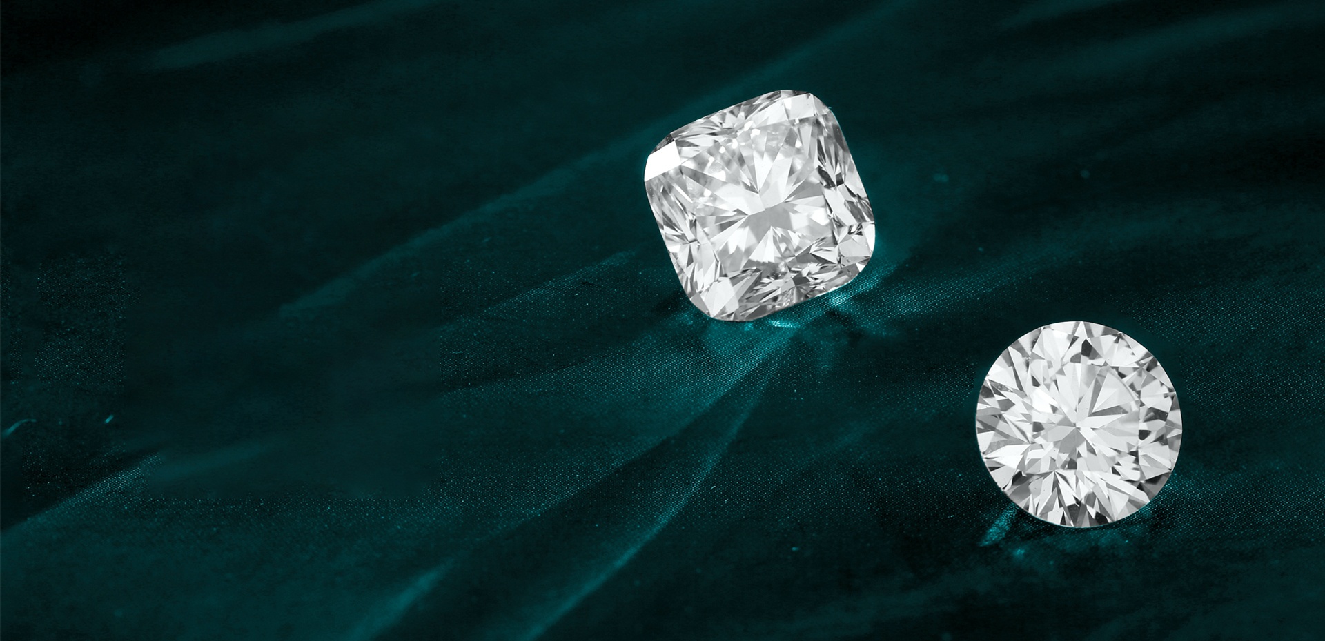 Giá nhẫn kim cương tự nhiên bao nhiêu? Rẻ nhất bao nhiêu tiền?