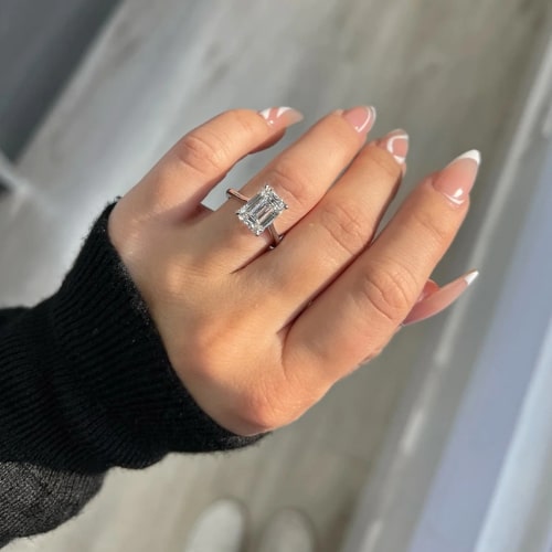 nhẫn kim cương Emerald