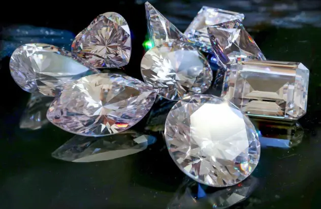 16 carat kim cương