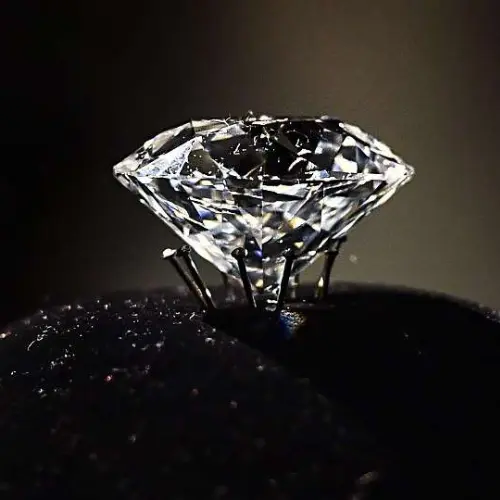 kim cương 8 carat nước D giá bao nhiêu