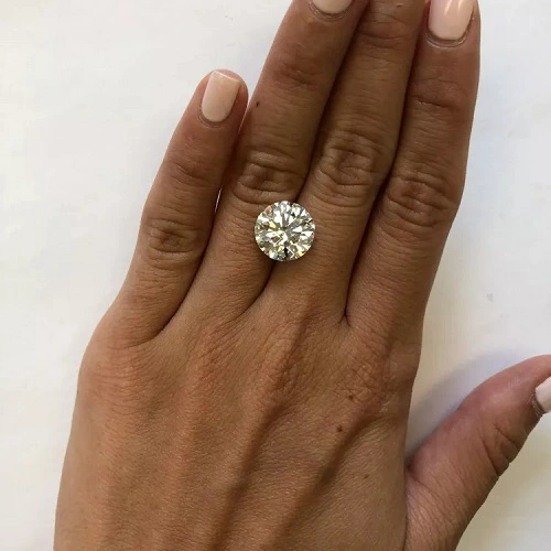 Hình 1: Kim cương 5 carat bằng bao nhiêu gam?