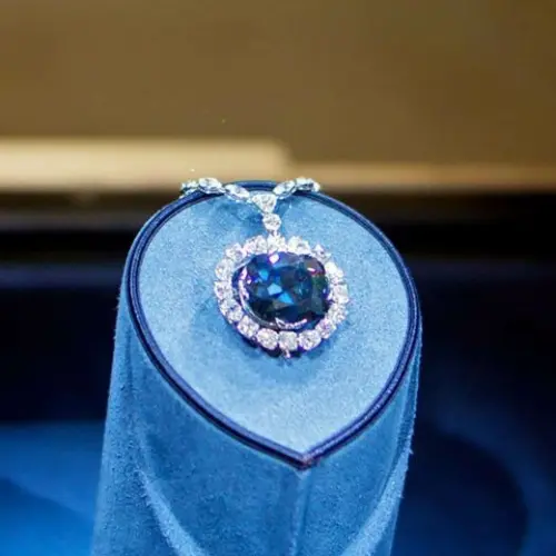 Hope Diamond - Một trong những viên kim cương đắt giá nhất thế giới