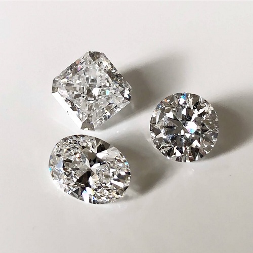 Hình 2: Có 30 triệu nên gửi tiết kiệm hay mua kim cương an toàn hơn?  