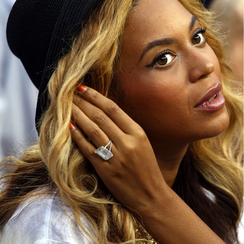 Hình 2: Nhẫn kim cương 18 carat của ca sĩ Beyonce Knowles