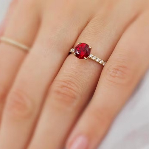 Hình 1: Vì sao cần lựa chọn nhẫn đá ruby nữ đẹp?