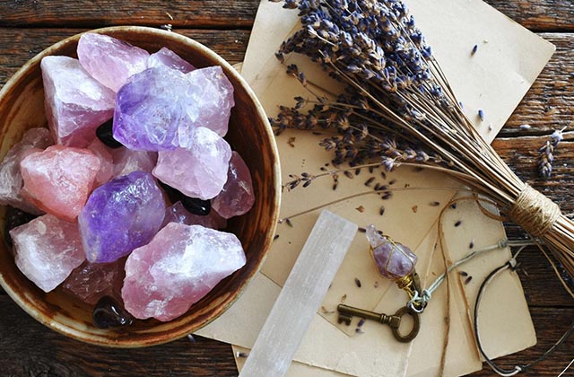 Đá Amethyst thu hút may mắn và tiền tài